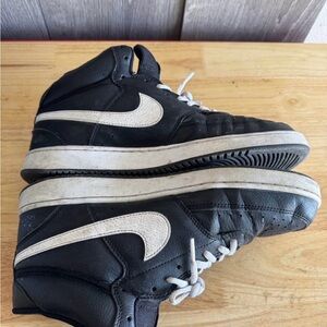 Nike Men's Black and White Sneakers